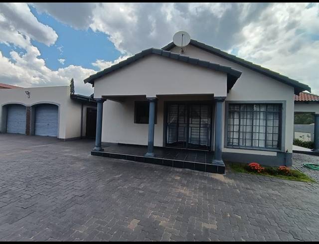 3 BEDROOM HOUSE FOR SALE IN CLAYVILLE